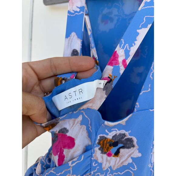 ASTR the Label Romper,‎ Open Back, Blue Floral, Tie Back, Size S - Picture 3 of 6